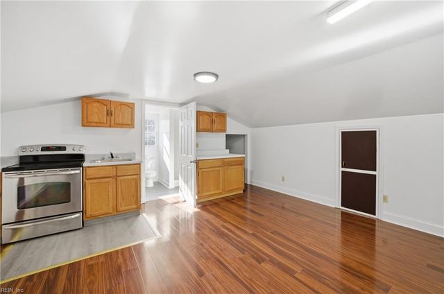 385 Woodland RD, Hampton, VA 23669