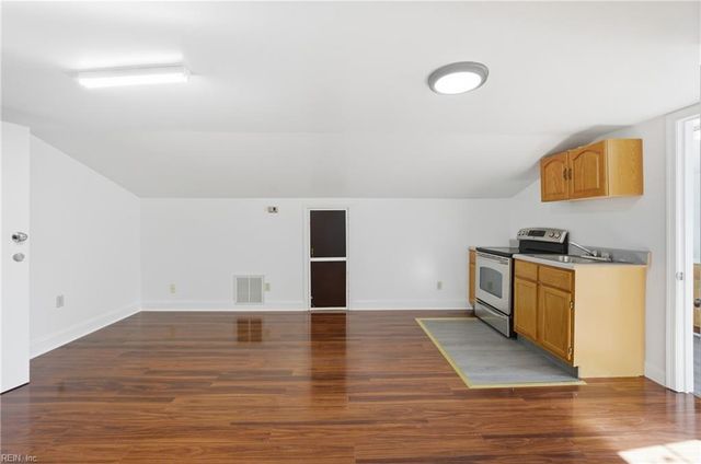 385 Woodland RD, Hampton, VA 23669