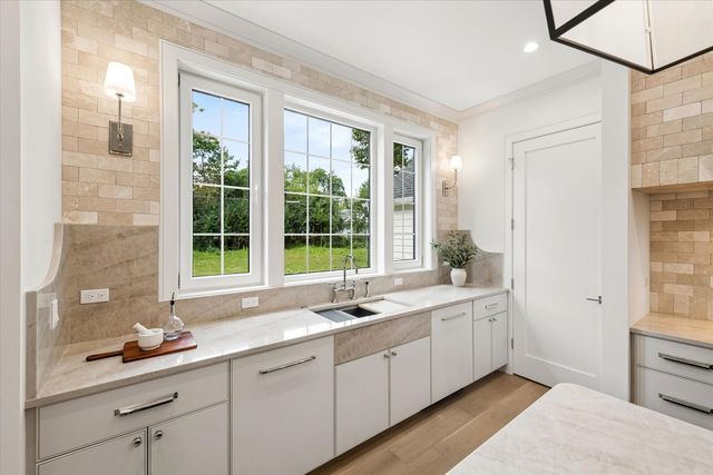 880 Bittersweet Drive, Northbrook, IL 60062