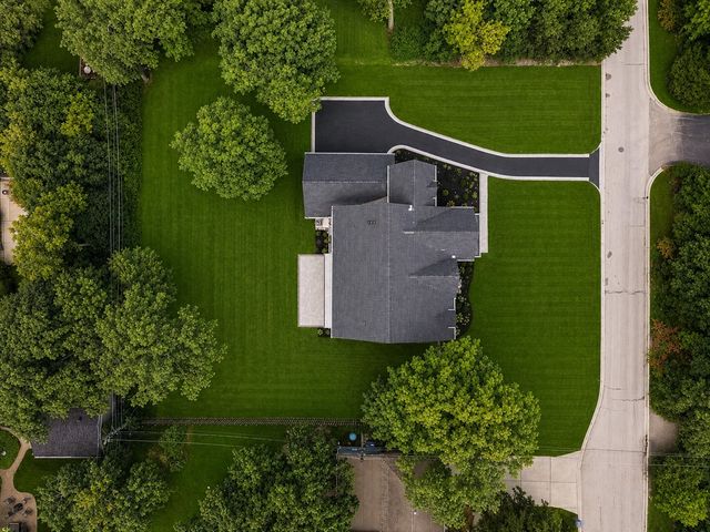 880 Bittersweet Drive, Northbrook, IL 60062