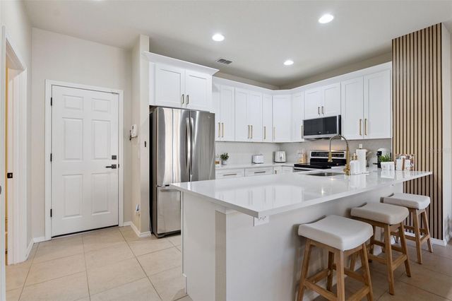 211 SILVERGLEN LANE, Altamonte Springs, FL 32714