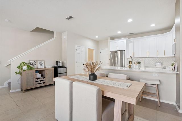 211 SILVERGLEN LANE, Altamonte Springs, FL 32714