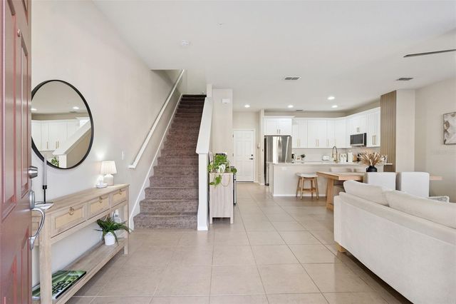 211 SILVERGLEN LANE, Altamonte Springs, FL 32714