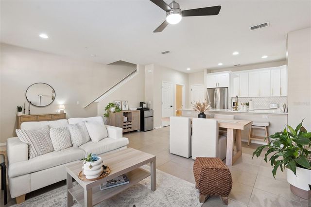 211 SILVERGLEN LANE, Altamonte Springs, FL 32714