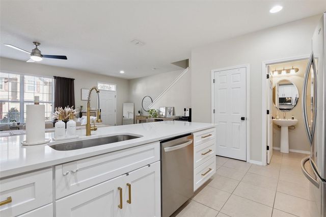 211 SILVERGLEN LANE, Altamonte Springs, FL 32714