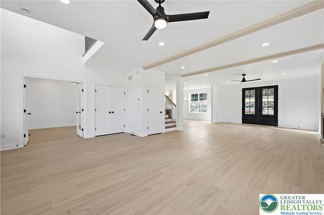 901 Renaldi Road, Bushkill Twp, PA 18091