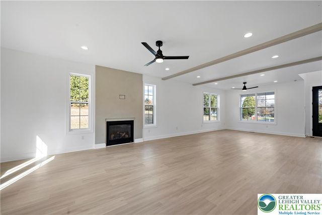 901 Renaldi Road, Bushkill Twp, PA 18091