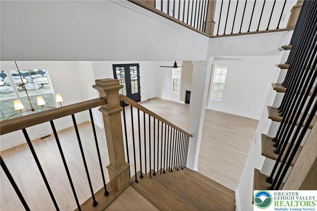 901 Renaldi Road, Bushkill Twp, PA 18091