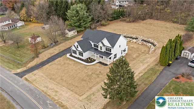 901 Renaldi Road, Bushkill Twp, PA 18091