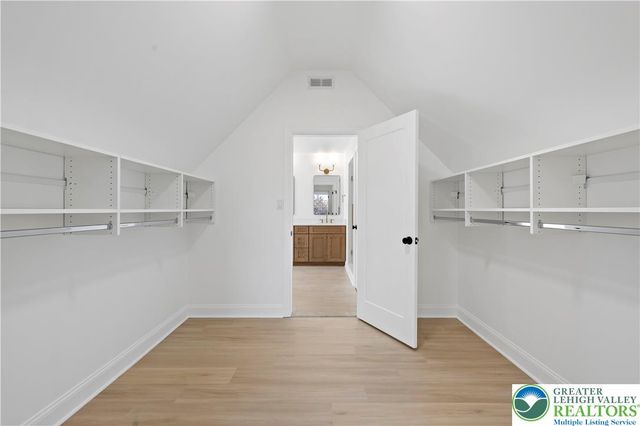 901 Renaldi Road, Bushkill Twp, PA 18091