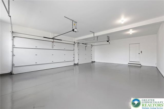 901 Renaldi Road, Bushkill Twp, PA 18091