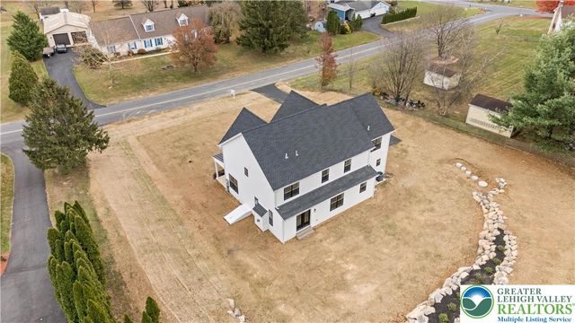 901 Renaldi Road, Bushkill Twp, PA 18091