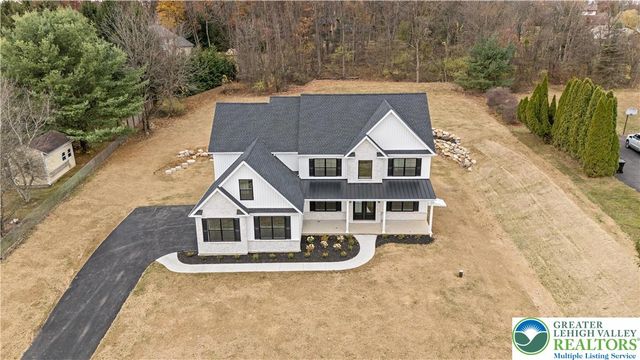 901 Renaldi Road, Bushkill Twp, PA 18091