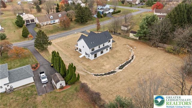 901 Renaldi Road, Bushkill Twp, PA 18091