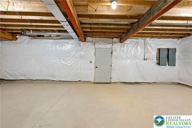 901 Renaldi Road, Bushkill Twp, PA 18091