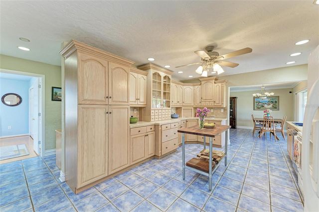 612 BAYSHORE ROAD, Nokomis, FL 34275