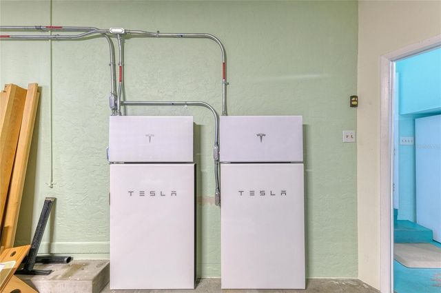 612 BAYSHORE ROAD, Nokomis, FL 34275