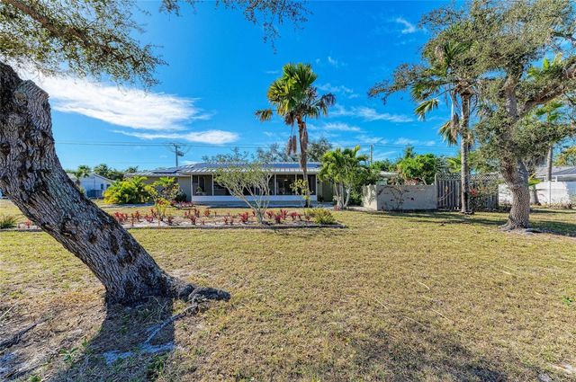 612 BAYSHORE ROAD, Nokomis, FL 34275