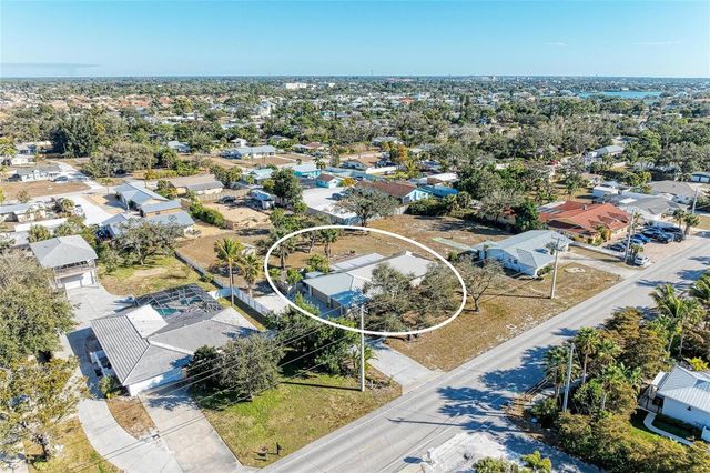 612 BAYSHORE ROAD, Nokomis, FL 34275