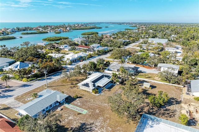 612 BAYSHORE ROAD, Nokomis, FL 34275