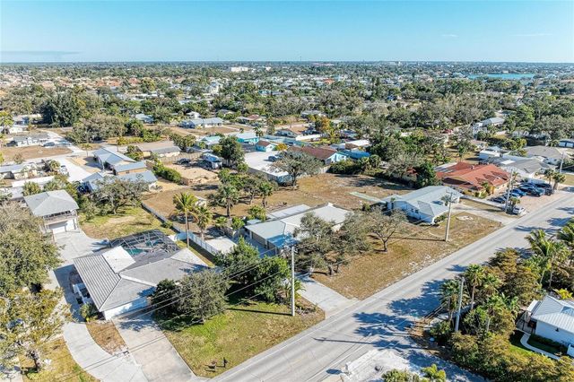 612 BAYSHORE ROAD, Nokomis, FL 34275