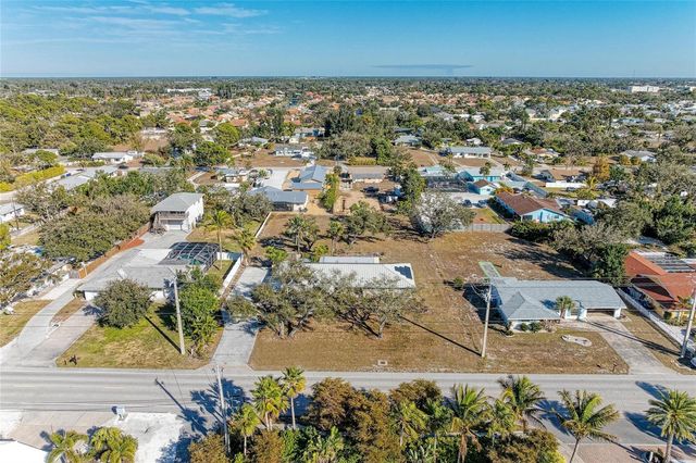 612 BAYSHORE ROAD, Nokomis, FL 34275