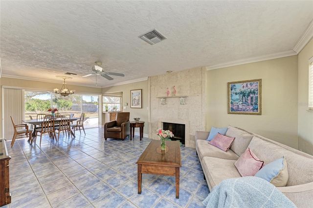 612 BAYSHORE ROAD, Nokomis, FL 34275