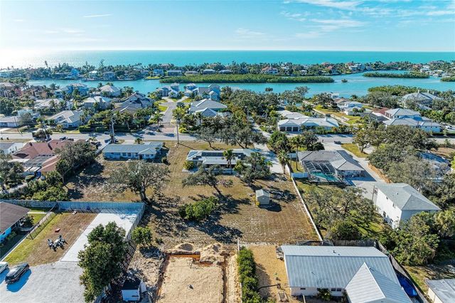 612 BAYSHORE ROAD, Nokomis, FL 34275