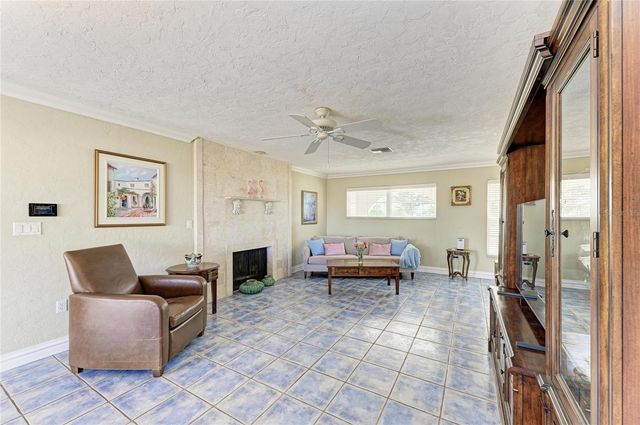 612 BAYSHORE ROAD, Nokomis, FL 34275