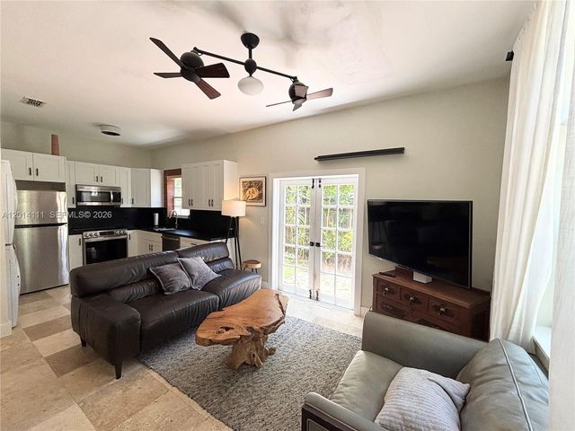 2850 Coconut Ave 4, Miami, FL 33133