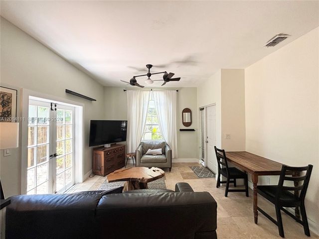 2850 Coconut Ave 4, Miami, FL 33133