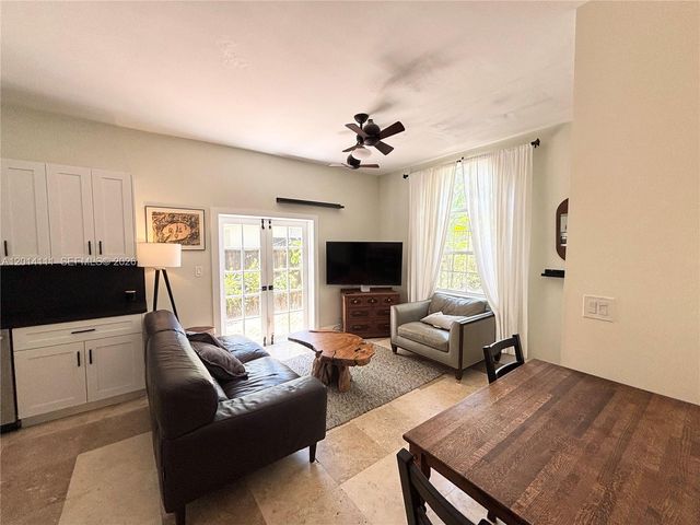 2850 Coconut Ave 4, Miami, FL 33133