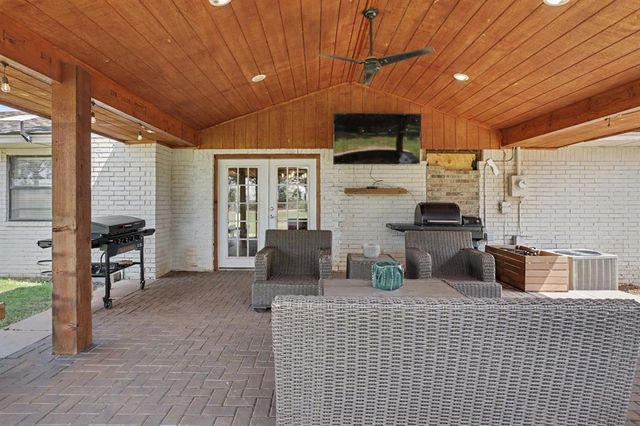 3164 Sharon Gale Drive, Guthrie, OK 73044