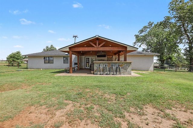 3164 Sharon Gale Drive, Guthrie, OK 73044