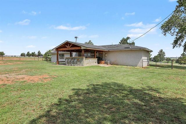 3164 Sharon Gale Drive, Guthrie, OK 73044