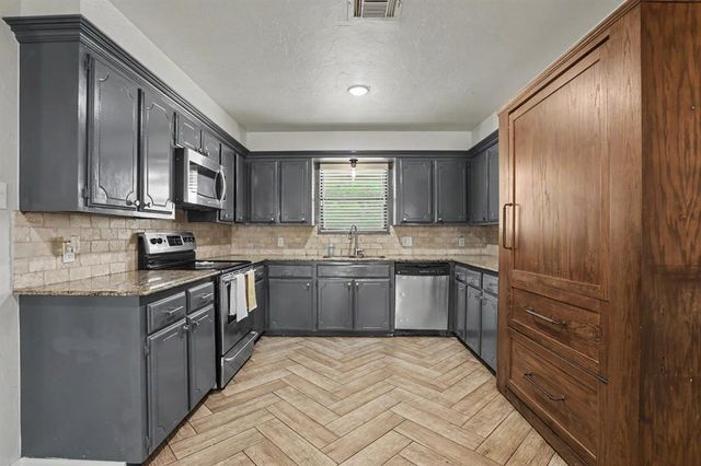 3164 Sharon Gale Drive, Guthrie, OK 73044