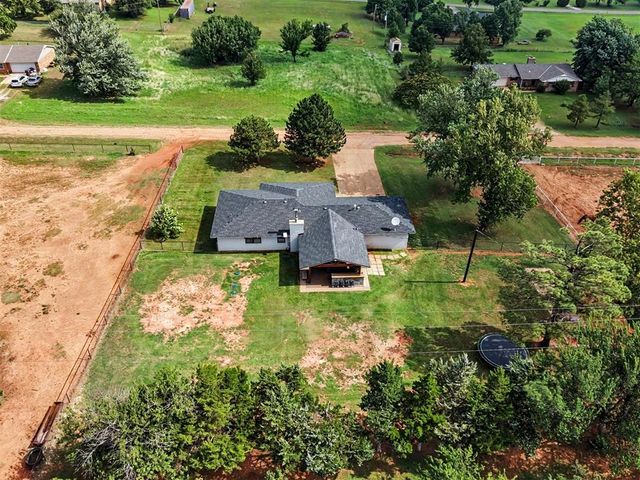 3164 Sharon Gale Drive, Guthrie, OK 73044