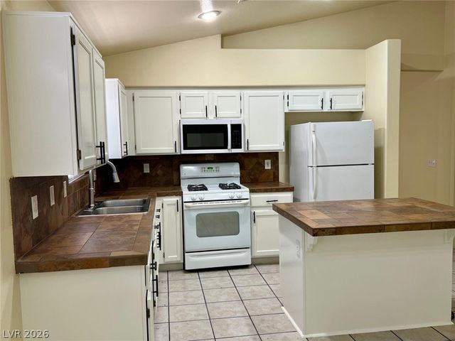 4932 Corsica Island Street, North Las Vegas, NV 89031