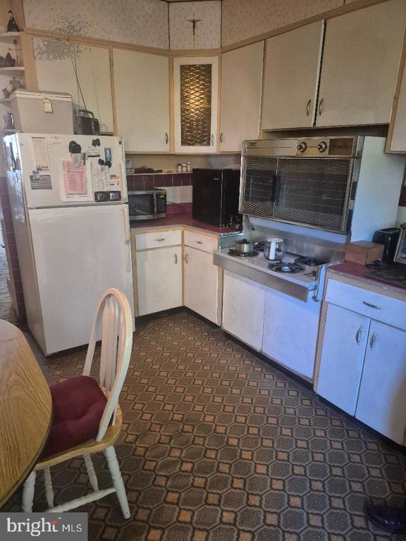 1214 S 11TH ST, PHILADELPHIA, PA 19147 — photo 2