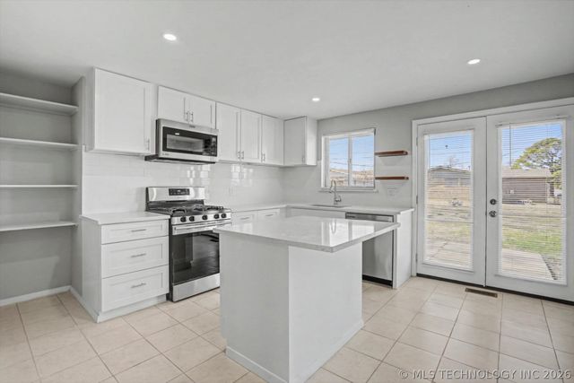 2132 S 76th East Place, Tulsa, OK 74129