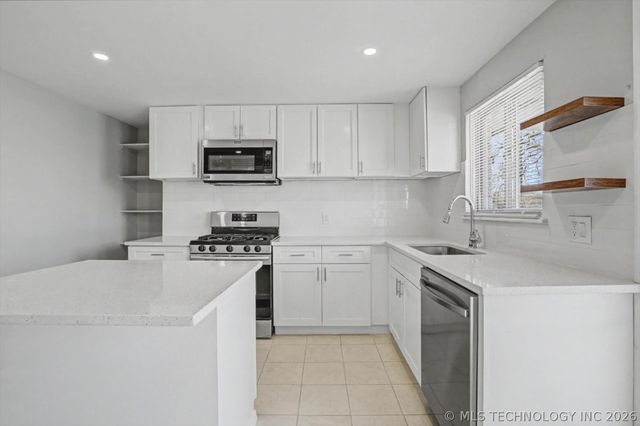 2132 S 76th East Place, Tulsa, OK 74129