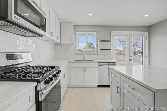 2132 S 76th East Place, Tulsa, OK 74129