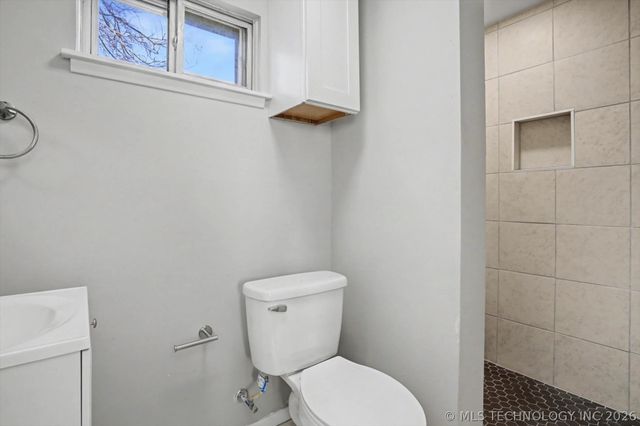 2132 S 76th East Place, Tulsa, OK 74129