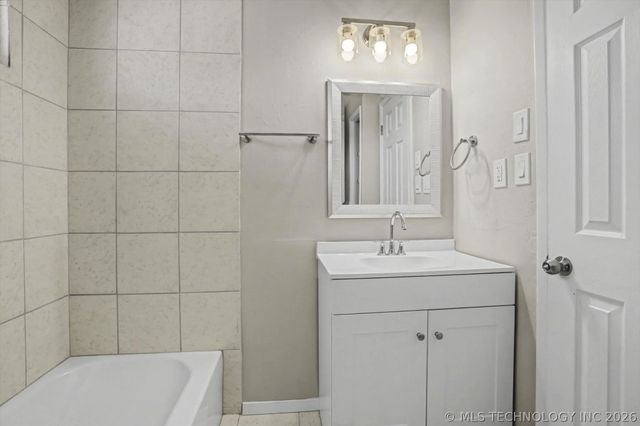 2132 S 76th East Place, Tulsa, OK 74129