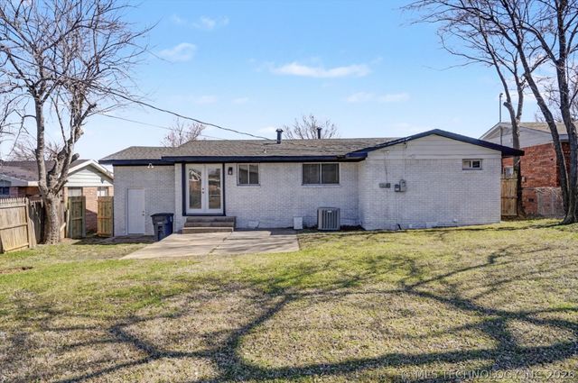 2132 S 76th East Place, Tulsa, OK 74129