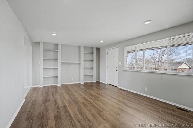 2132 S 76th East Place, Tulsa, OK 74129