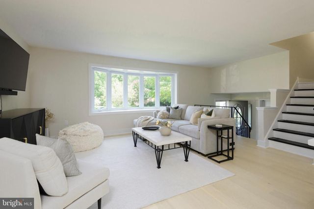 2014 FLORAL DR, Wilmington, DE 19810