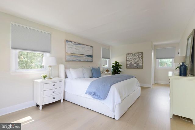 2014 FLORAL DR, Wilmington, DE 19810