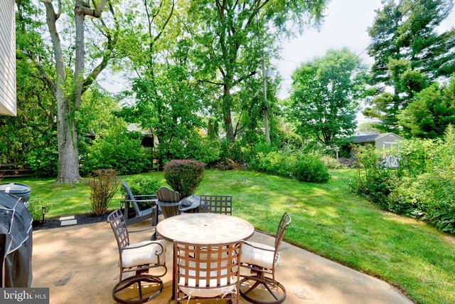 2014 FLORAL DR, Wilmington, DE 19810