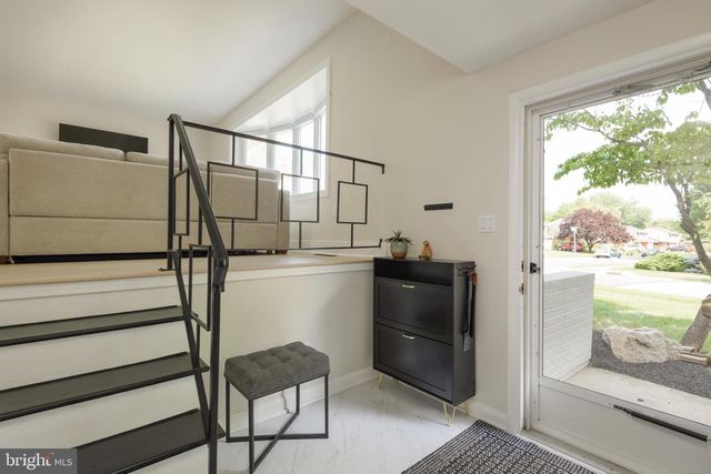 2014 FLORAL DR, Wilmington, DE 19810
